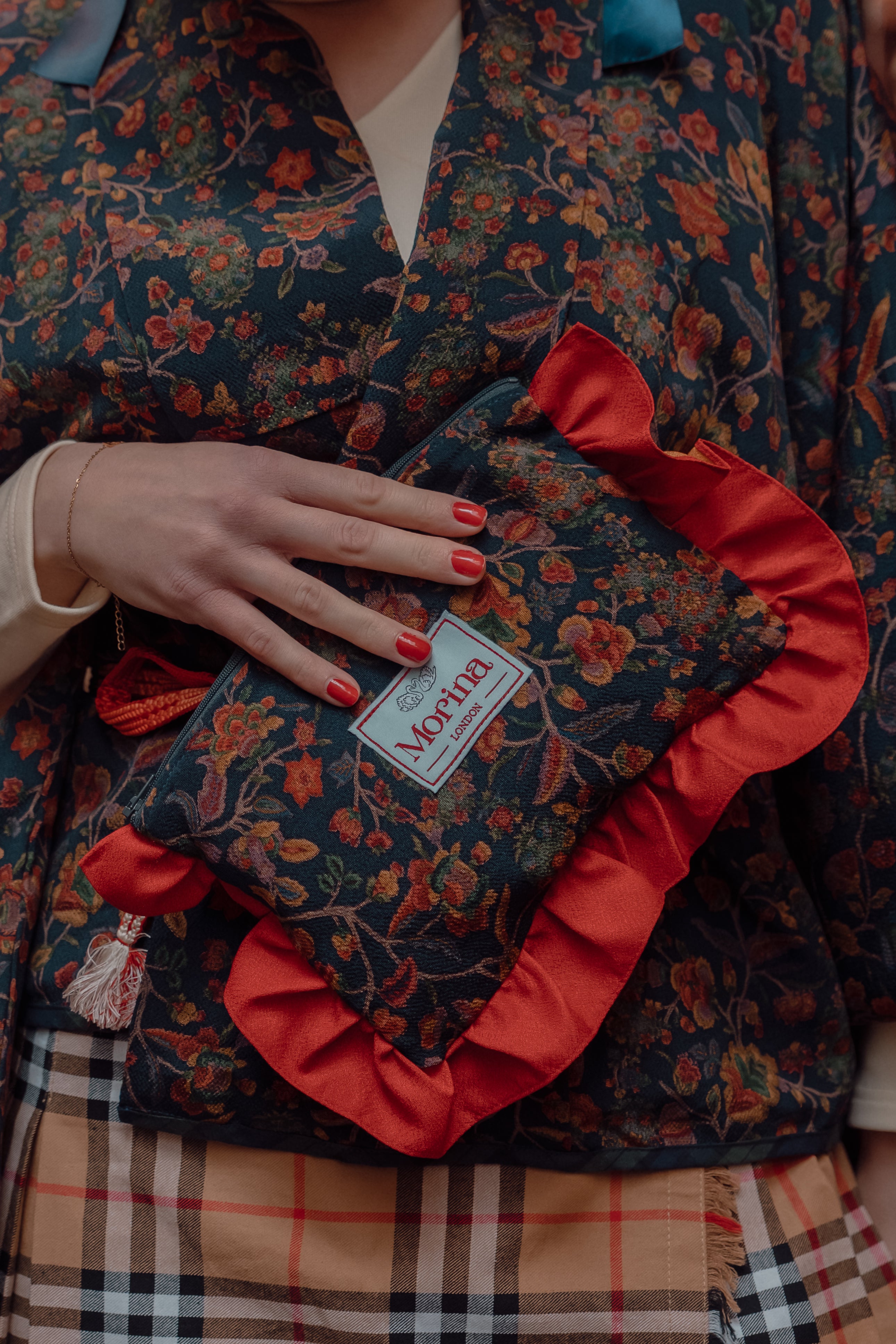 Frill kimono pouch / Navy Floral × Red